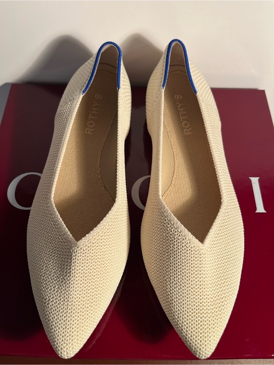 Rothy's Shoes - Rothy's Pointed Knit Ballet Flat in Cream with Blue Trim size 8 1/2 💙💙